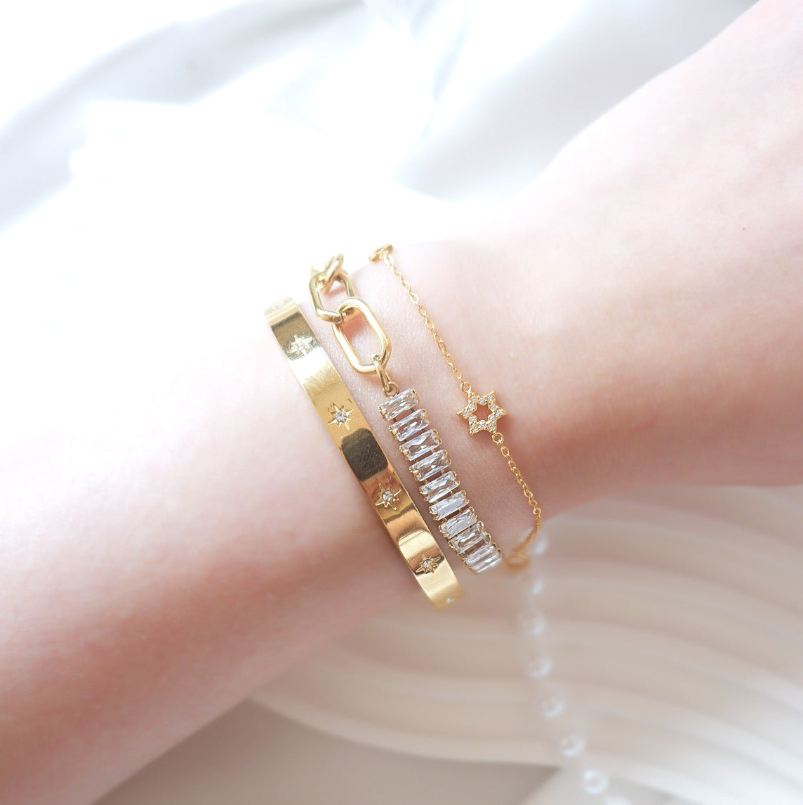 Faye Bangle (Gold)