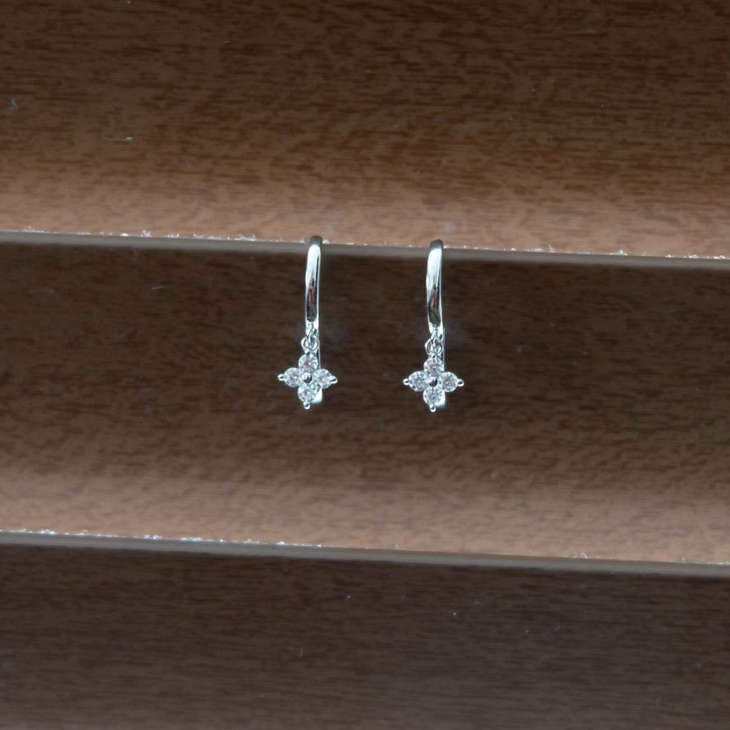 Clover Huggie Hoop Earrings (Silver)